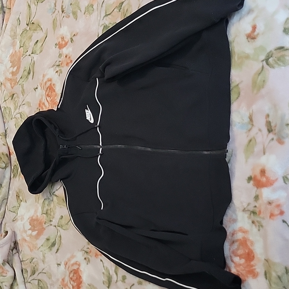Nike hoodie size L
